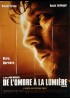 affiche du film DE L'OMBRE A LA LUMIERE